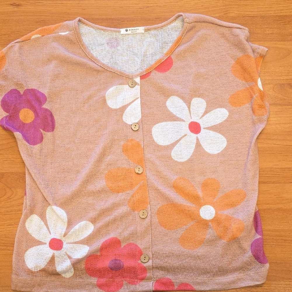 Boxy Tan and White Cap Sleeve Button Down Top